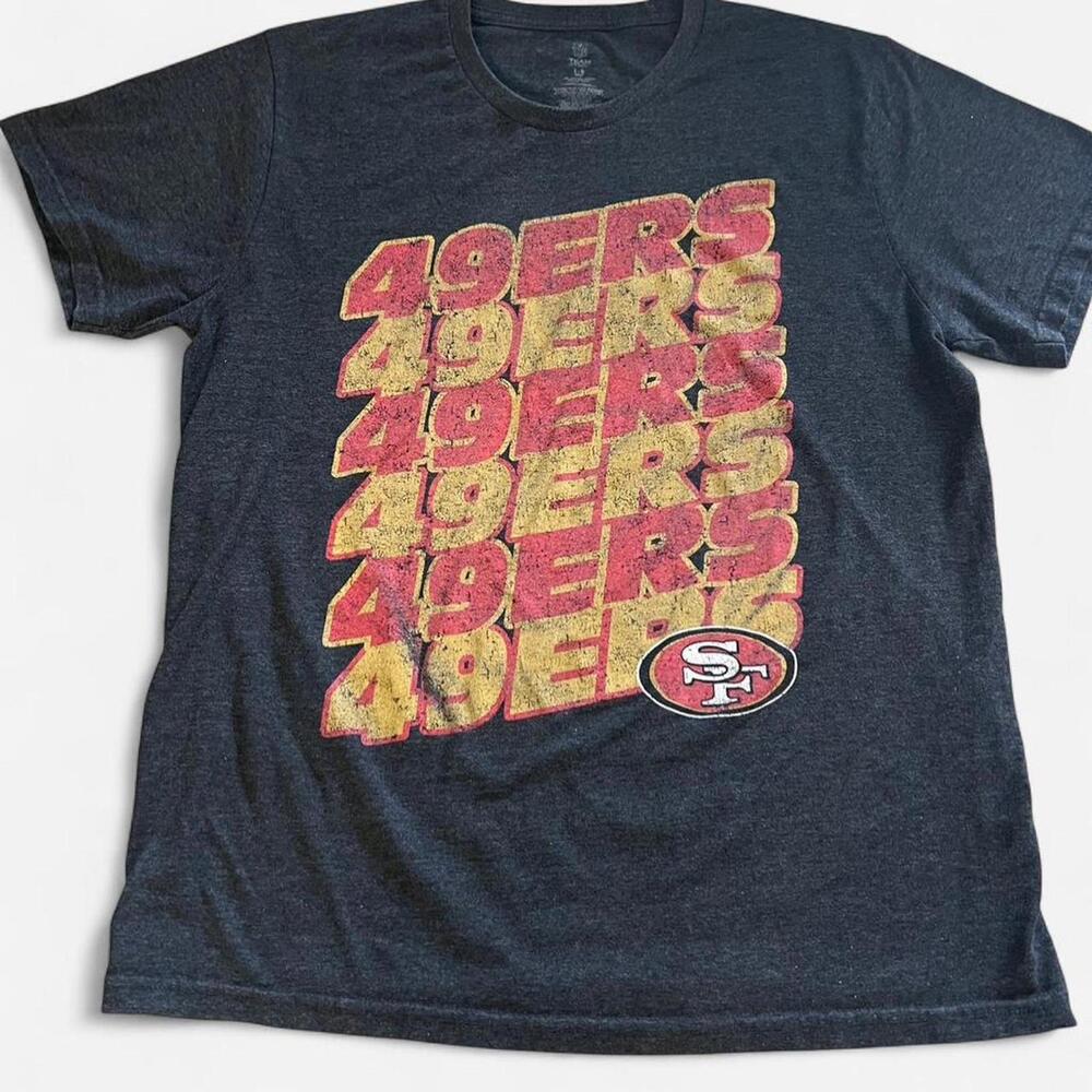 NFL Men's Grey and Black Tshirt